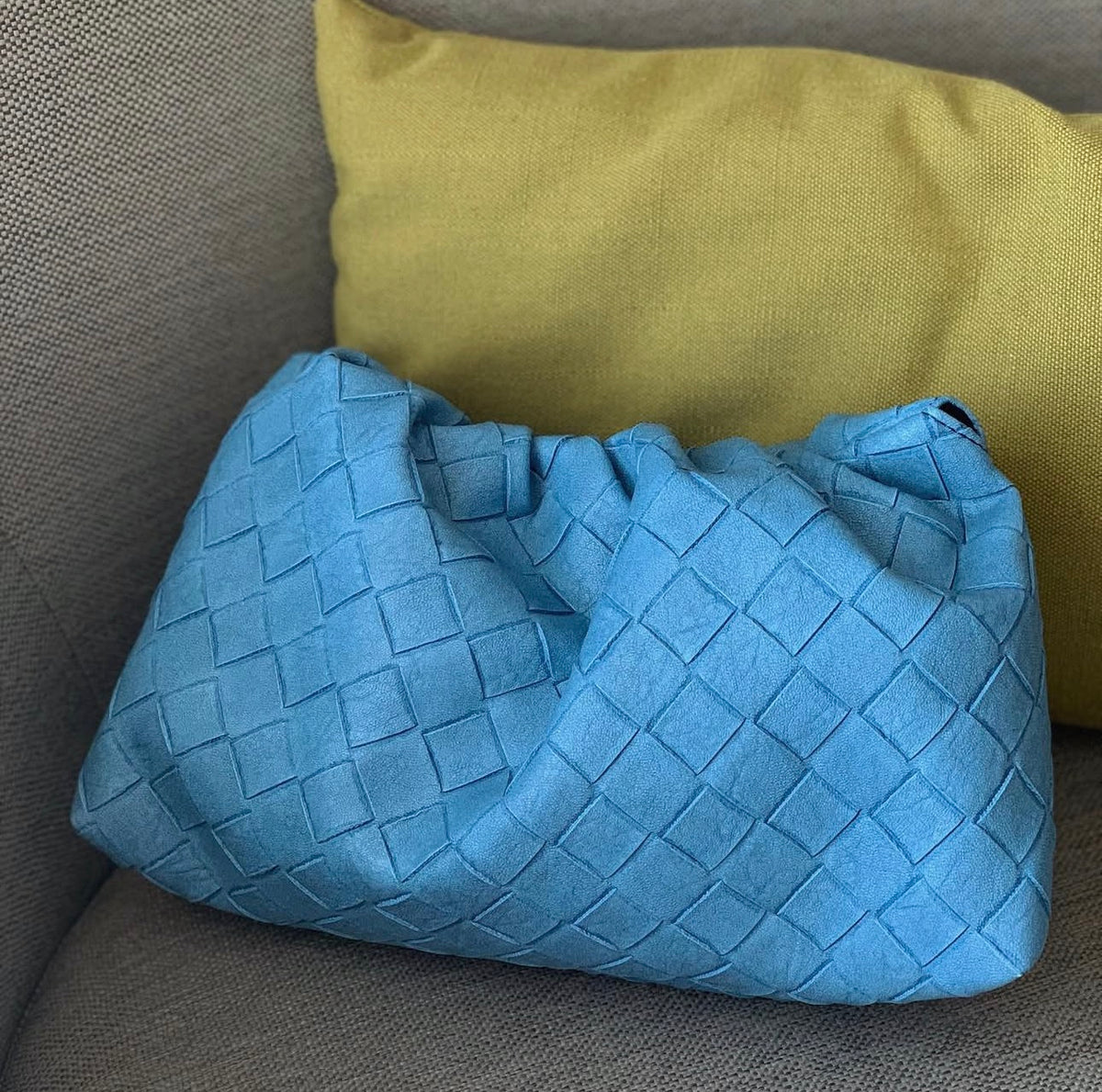 Azura Pouch